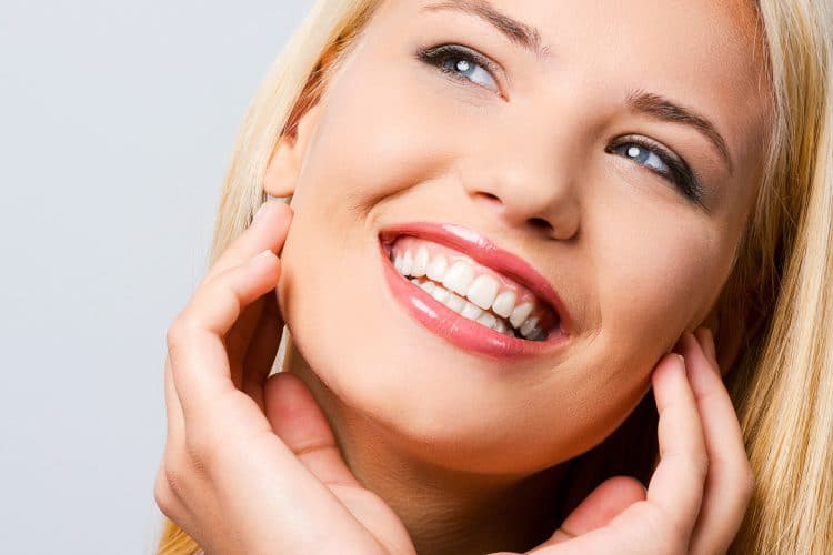 Estética y conservadora en Clínica Acevedo